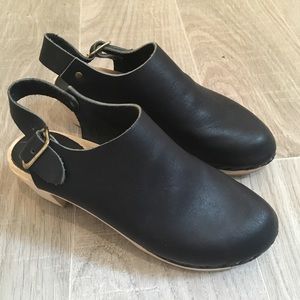Bryr Mid Heel Clogs